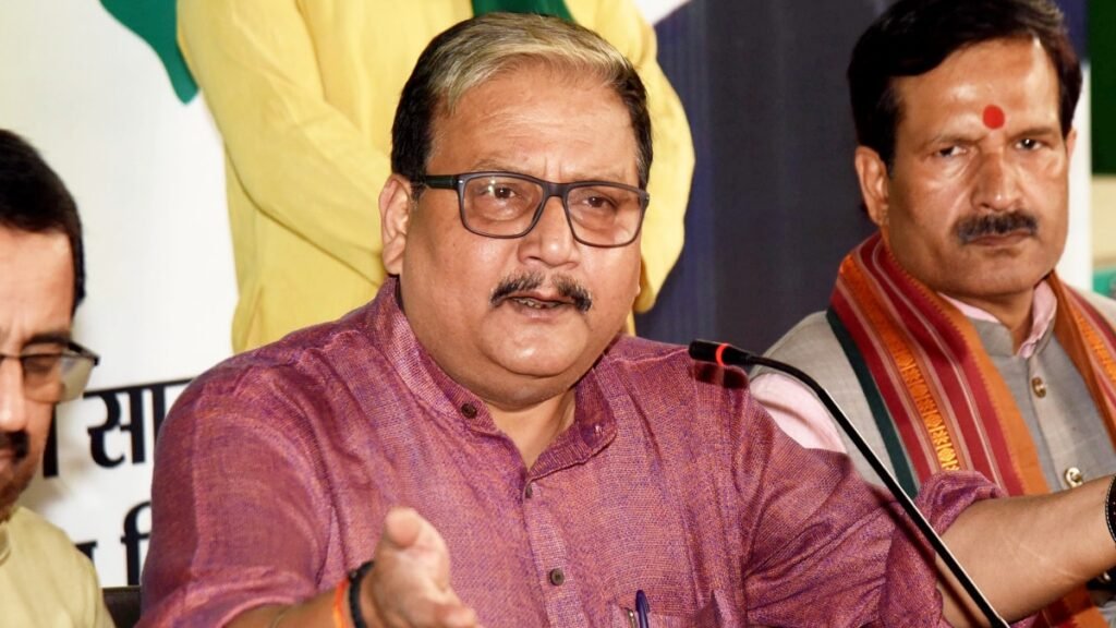 जातीय-जनगणना-कराएगी-केंद्र-सरकार,-rjd-सांसद-मनोज-झा-बोले-‘यह-बंद-मुट्ठी-की-जीत-है’